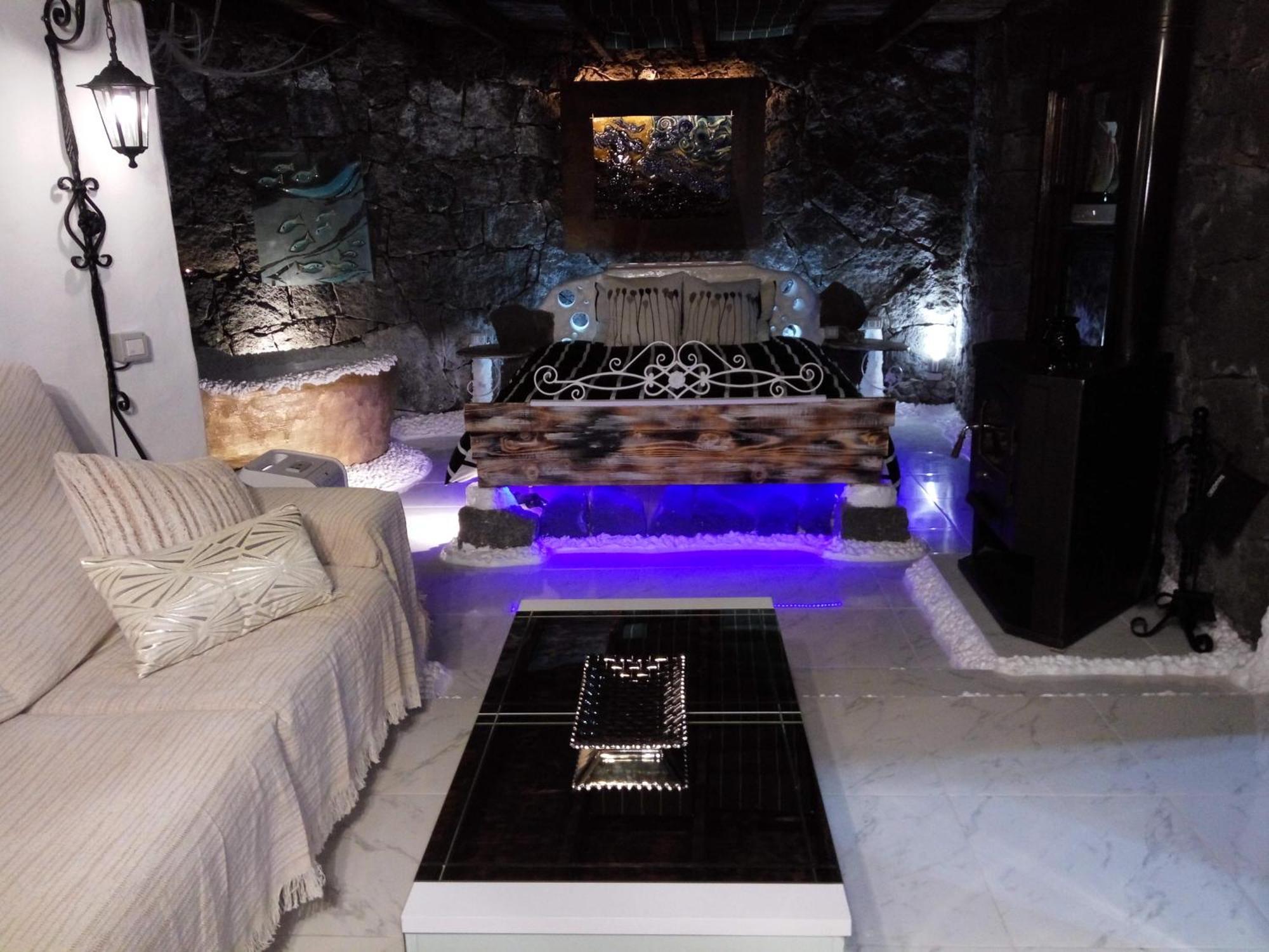 Aloelux Villa ! - Private Villa With Jacuzzi, Cinema ,Massage ,Wonderful View, Art Desing Villa Conil Phòng bức ảnh